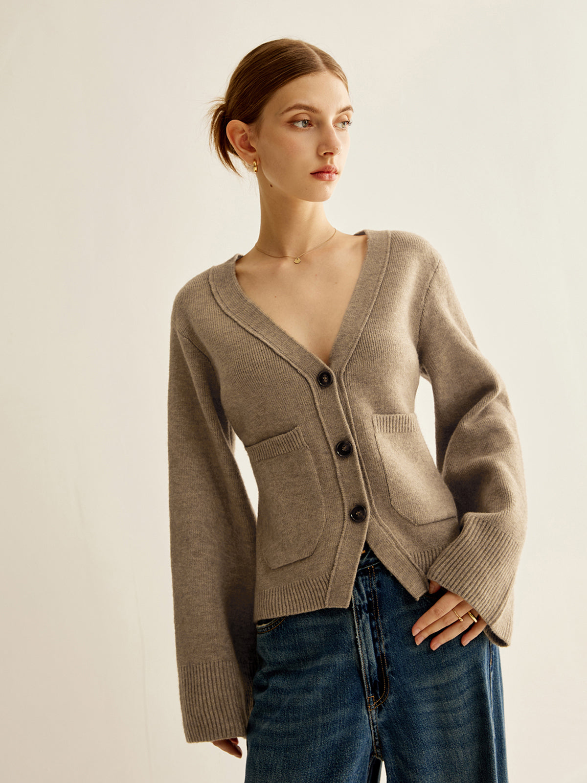 Josephine™| Cardigan élégant à col en V