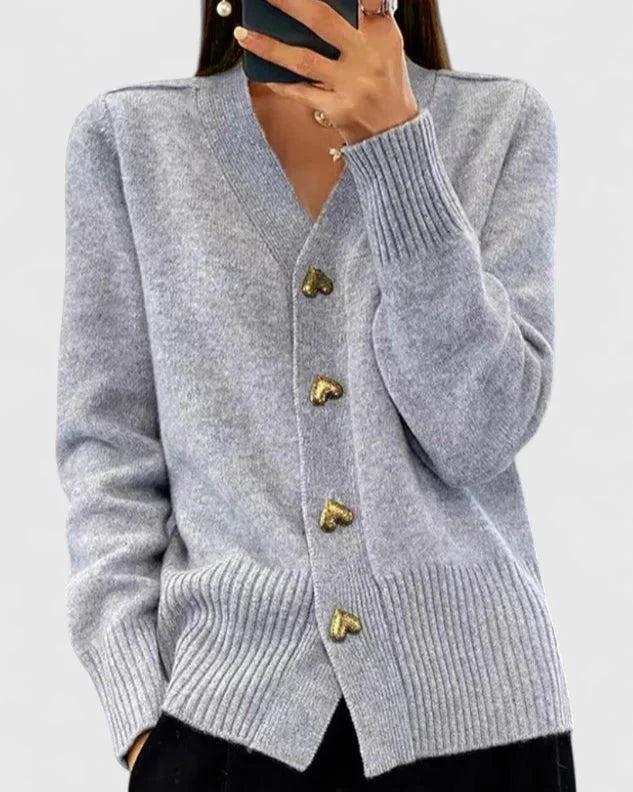 Lillyanne™ | Cardigan à boutons cœur — maille douce, tombé fluide, chic au quotidien