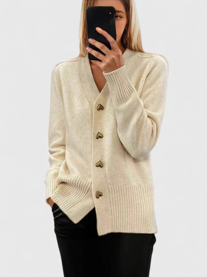 Lillyanne™ | Cardigan à boutons cœur — maille douce, tombé fluide, chic au quotidien