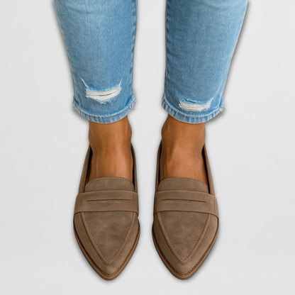 Iris™ | Mocassins en suédine taupe à bout pointu