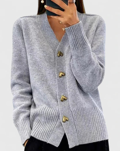 Lillyanne™ | Cardigan à boutons cœur — maille douce, tombé fluide, chic au quotidien