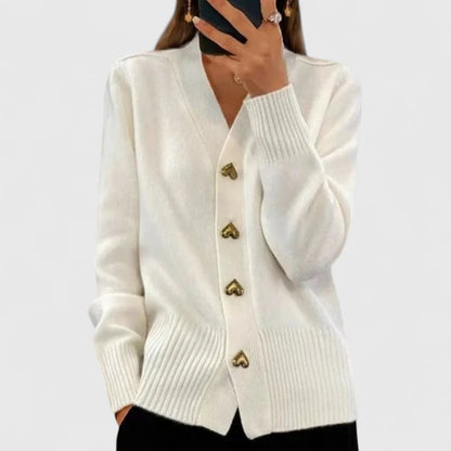 Lillyanne™ | Cardigan à boutons cœur — maille douce, tombé fluide, chic au quotidien