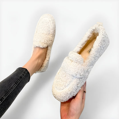 Solène™ | Mules douces antidérapantes — chaleur cocon, style facile, sécurité à chaque pas