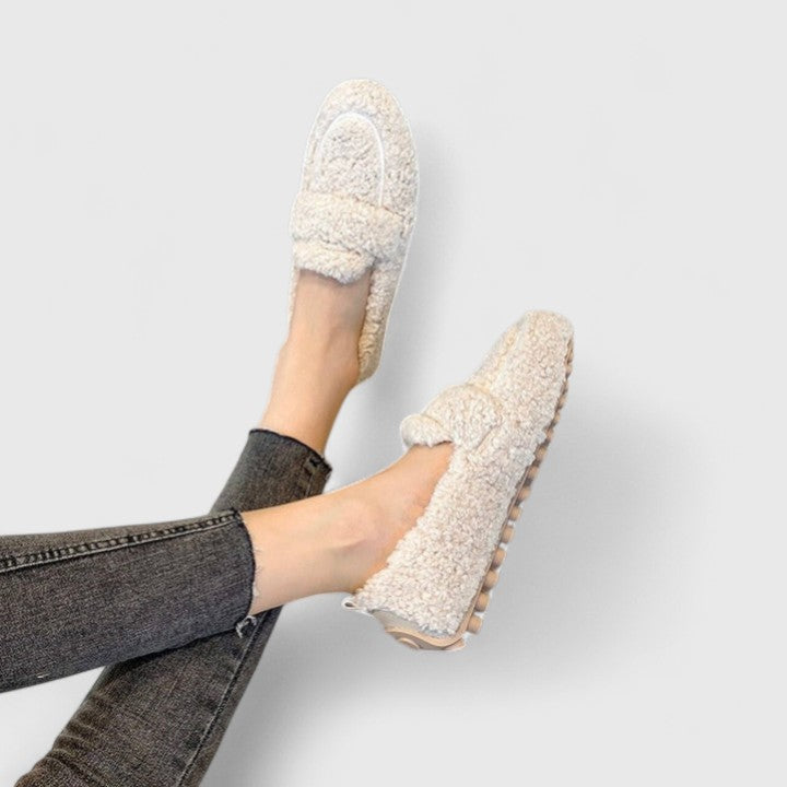 Solène™ | Mules douces antidérapantes — chaleur cocon, style facile, sécurité à chaque pas