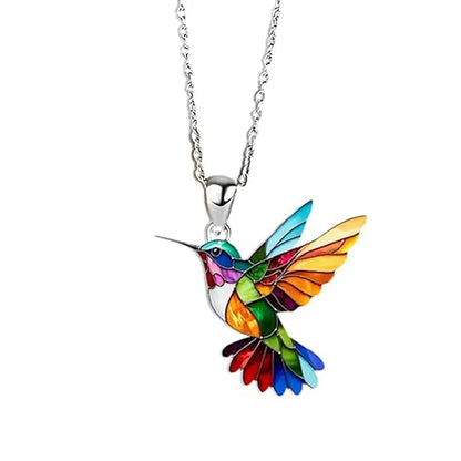 Alizée™ | Collier colibri porte-bonheur — éclat irisé, léger comme un battement d’ailes
